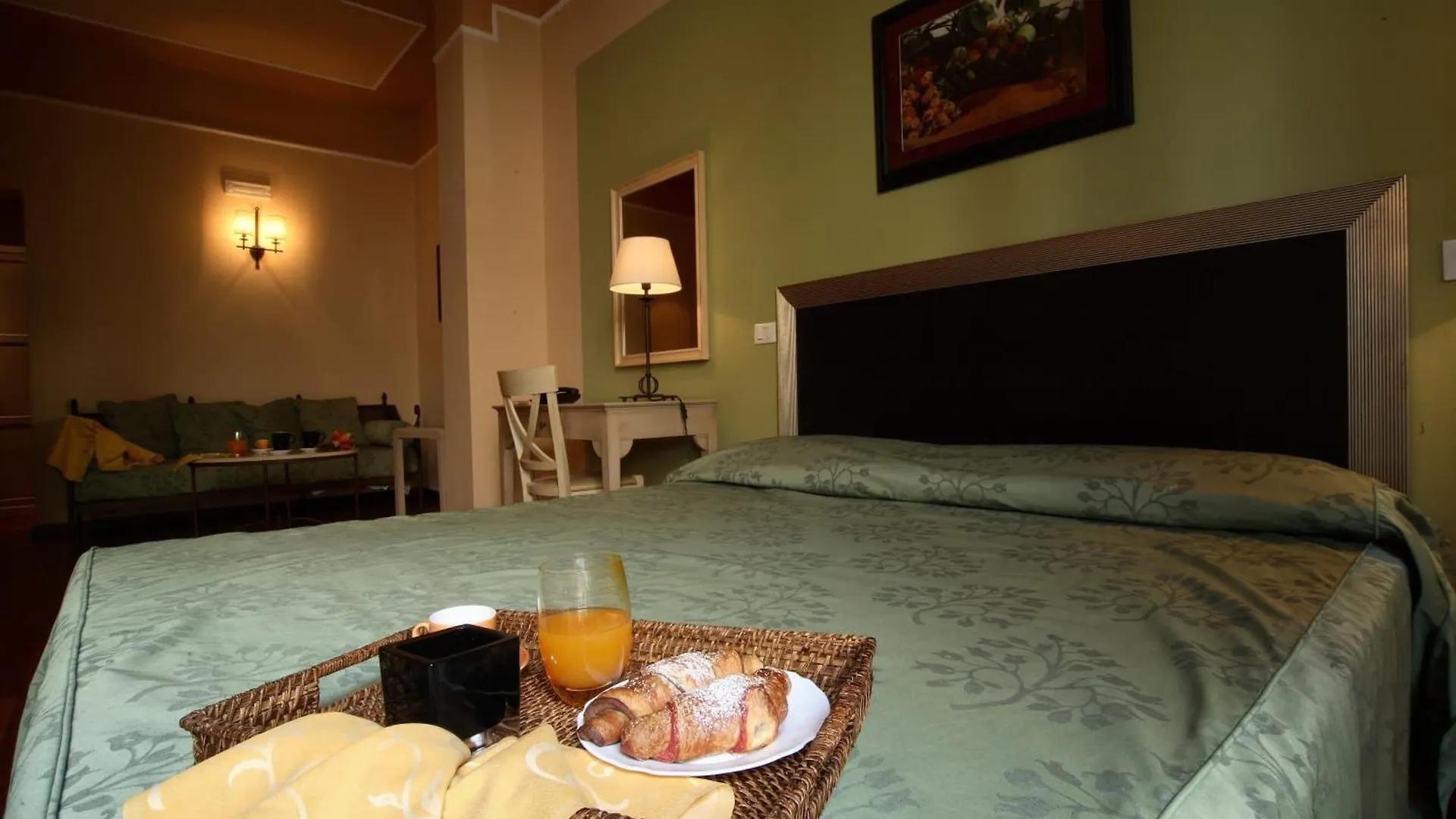 Hotel Ambasciatori Palermo 4*,